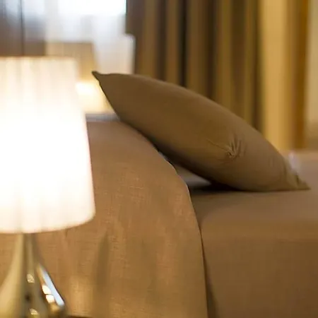 27 فندق مبيت وإفطار 4*